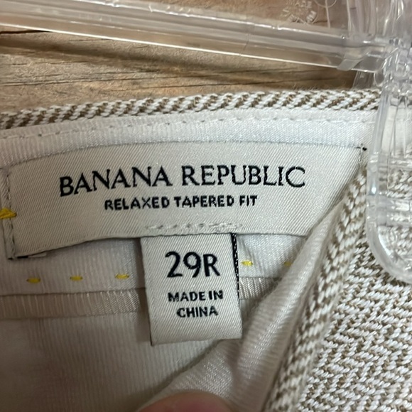 Banana Republic Relaxed Tapered Fit size 29 Regular Cream Chevron Dress Pants - Picture 2 of 13